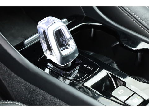 Volvo XC40 1.5 T5 Plug-in hybrid Plus Bright | Facelift | Trekhaak | Leer | Adap. Cruise | H&K Audio | Blis |