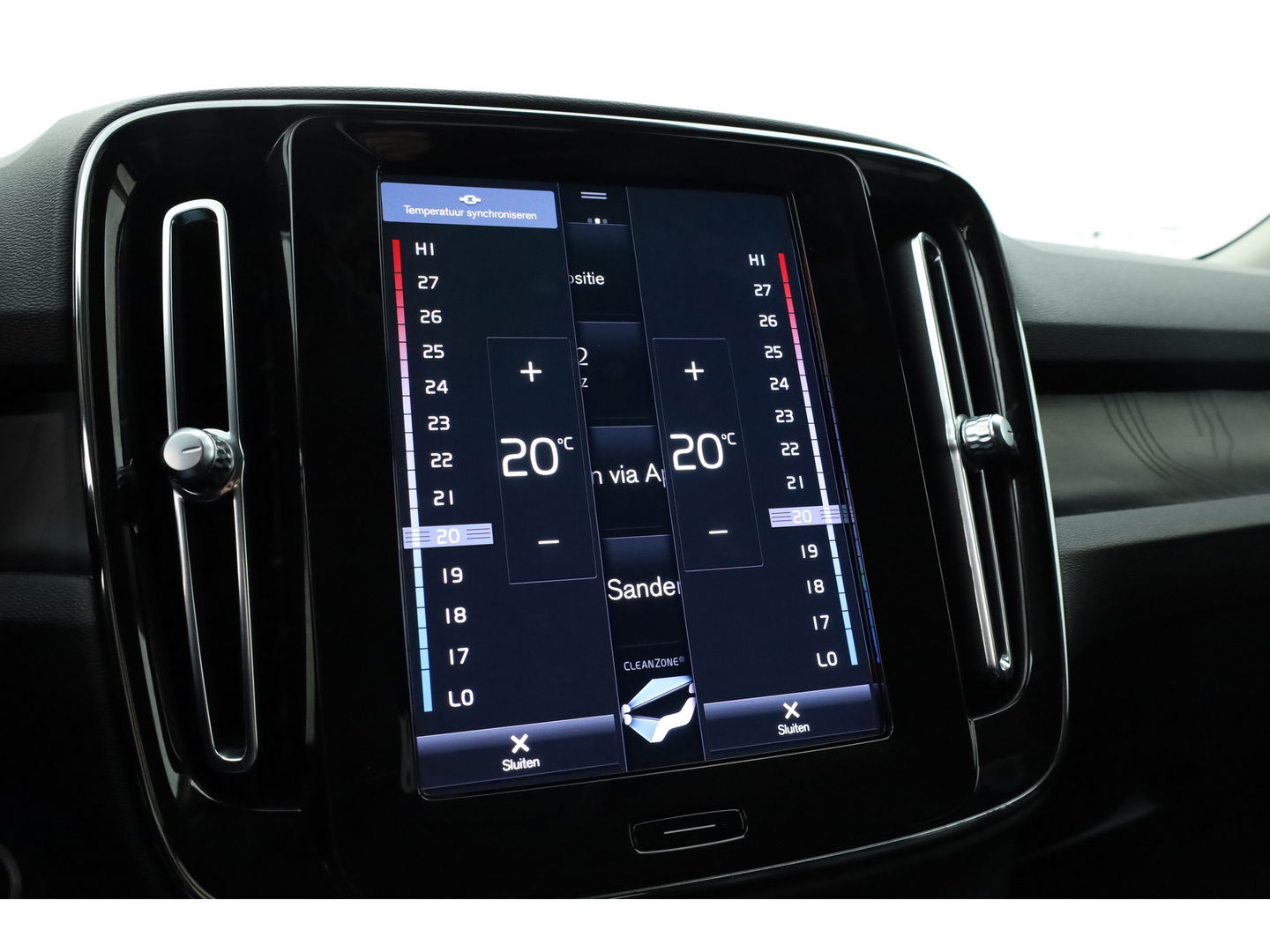 Volvo XC40 1.5 T5 Plug-in hybrid Plus Bright | Facelift | Trekhaak | Leer | Adap. Cruise | H&K Audio | Blis |