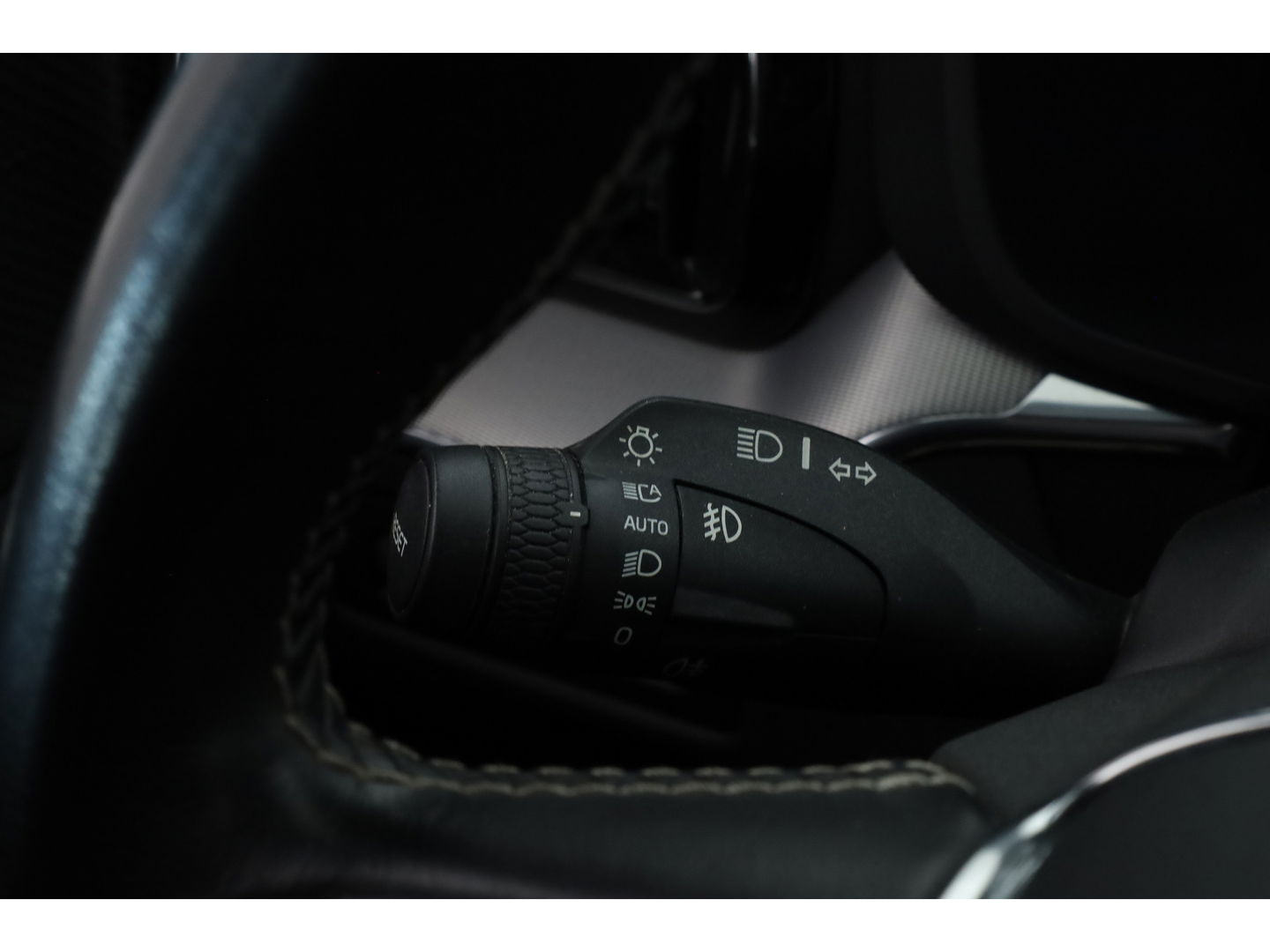 Volvo XC60 2.0 T8 AWD R-Design | polestar engineered | Trekhaak | 21 inch | Head-up | 360 camera | H&K Audio | Sportstoelen |