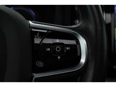 Volvo XC60 2.0 T8 AWD R-Design | polestar engineered | Trekhaak | 21 inch | Head-up | 360 camera | H&K Audio | Sportstoelen |