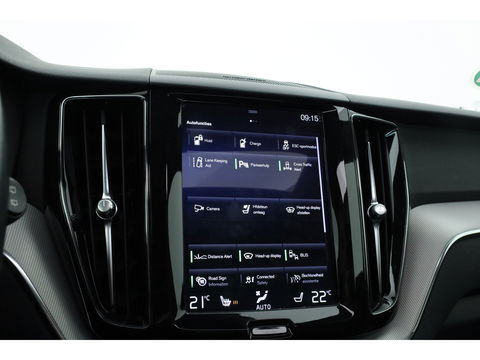 Volvo XC60 2.0 T8 AWD R-Design | polestar engineered | Trekhaak | 21 inch | Head-up | 360 camera | H&K Audio | Sportstoelen |