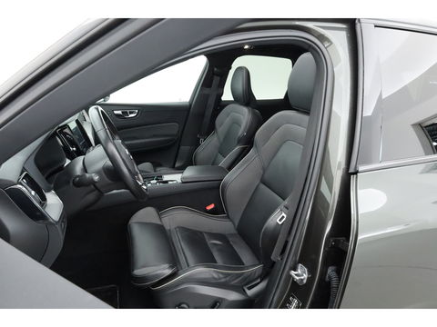 Volvo XC60 2.0 T8 AWD R-Design | polestar engineered | Trekhaak | 21 inch | Head-up | 360 camera | H&K Audio | Sportstoelen |