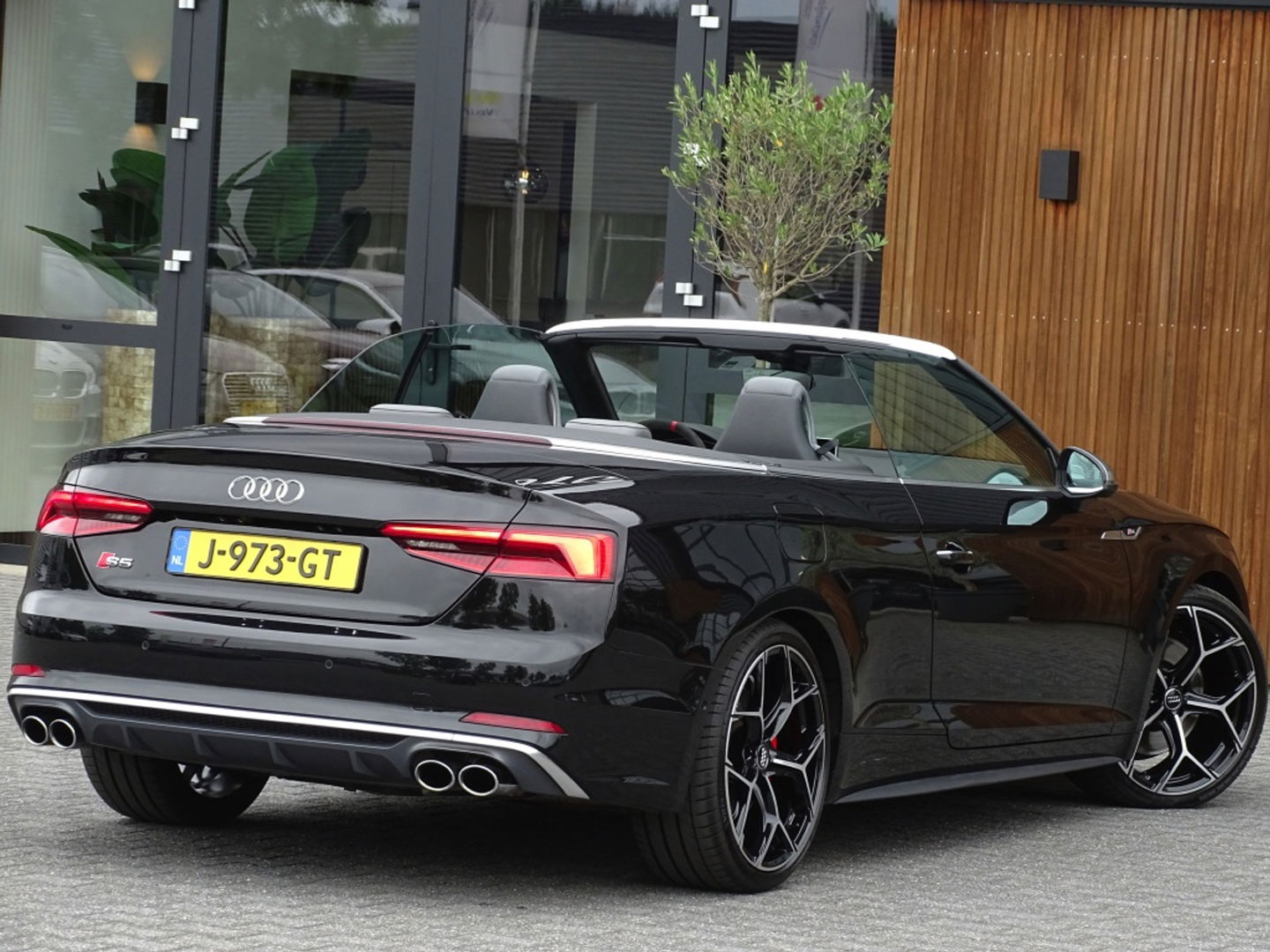 Audi A5 Cabriolet S5 3.0 V6T 354PK Quattro / B&O / 360˚ / LED