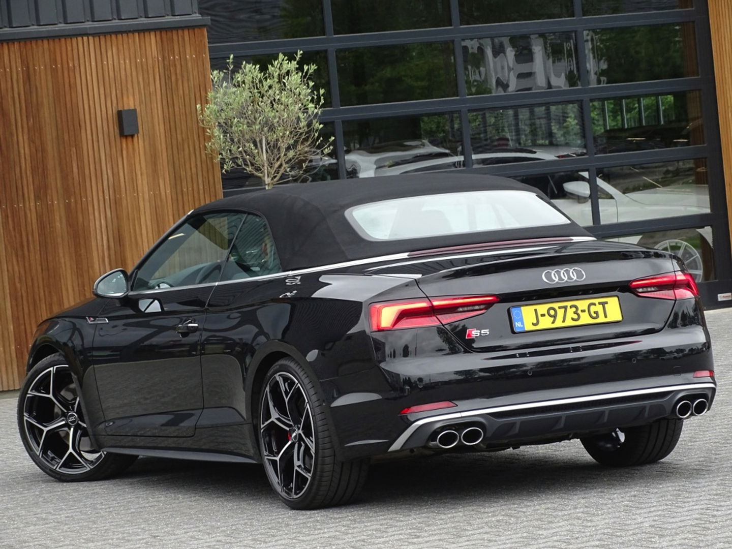 Audi A5 Cabriolet S5 3.0 V6T 354PK Quattro / B&O / 360˚ / LED