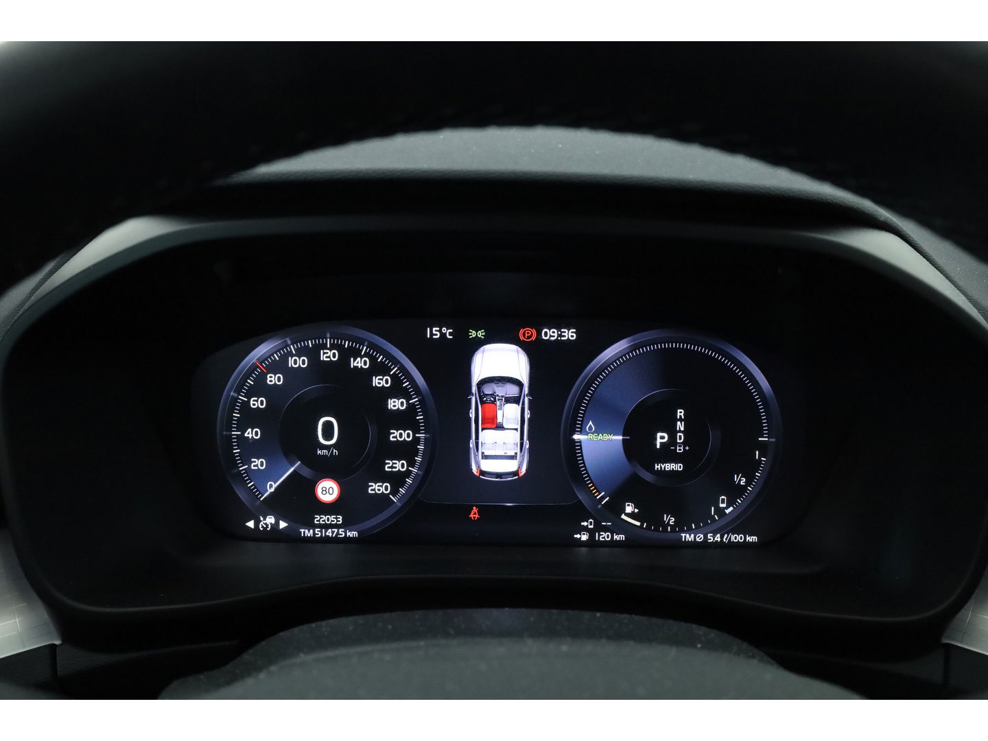 Volvo XC40 1.5 T5 Plug-in hybrid Plus Dark | Pano-dak | Trekhaak | ACC | H&K Audio |  Stoel + stuurverw. | Camera |  Elek. stoelen |