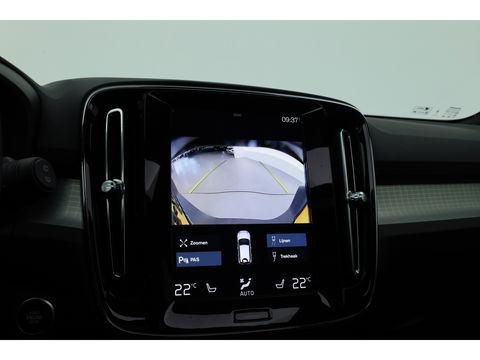 Volvo XC40 1.5 T5 Plug-in hybrid Plus Dark | Pano-dak | Trekhaak | ACC | H&K Audio |  Stoel + stuurverw. | Camera |  Elek. stoelen |