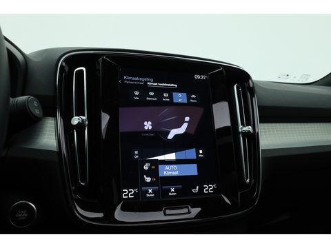 Volvo XC40 1.5 T5 Plug-in hybrid Plus Dark | Pano-dak | Trekhaak | ACC | H&K Audio |  Stoel + stuurverw. | Camera |  Elek. stoelen |
