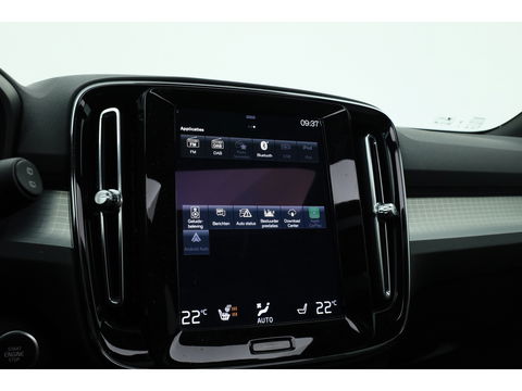 Volvo XC40 1.5 T5 Plug-in hybrid Plus Dark | Pano-dak | Trekhaak | ACC | H&K Audio |  Stoel + stuurverw. | Camera |  Elek. stoelen |