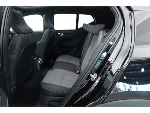 Volvo XC40 1.5 T5 Plug-in hybrid Plus Dark | Pano-dak | Trekhaak | ACC | H&K Audio |  Stoel + stuurverw. | Camera |  Elek. stoelen |