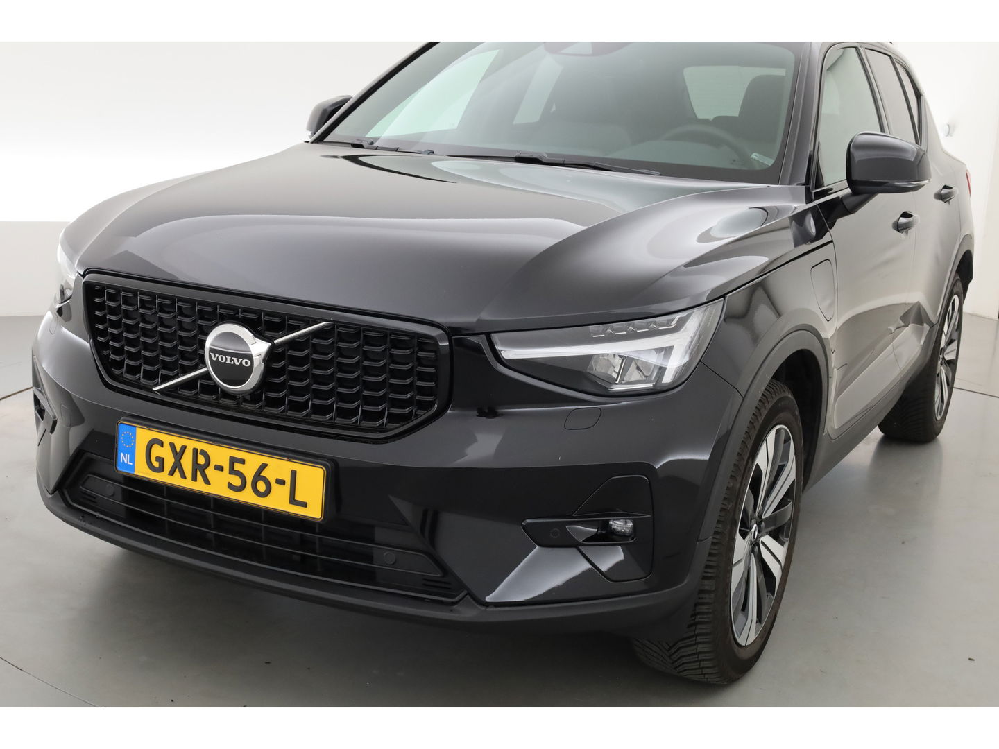 Volvo XC40 1.5 T5 Plug-in hybrid Plus Dark | Pano-dak | Trekhaak | ACC | H&K Audio |  Stoel + stuurverw. | Camera |  Elek. stoelen |