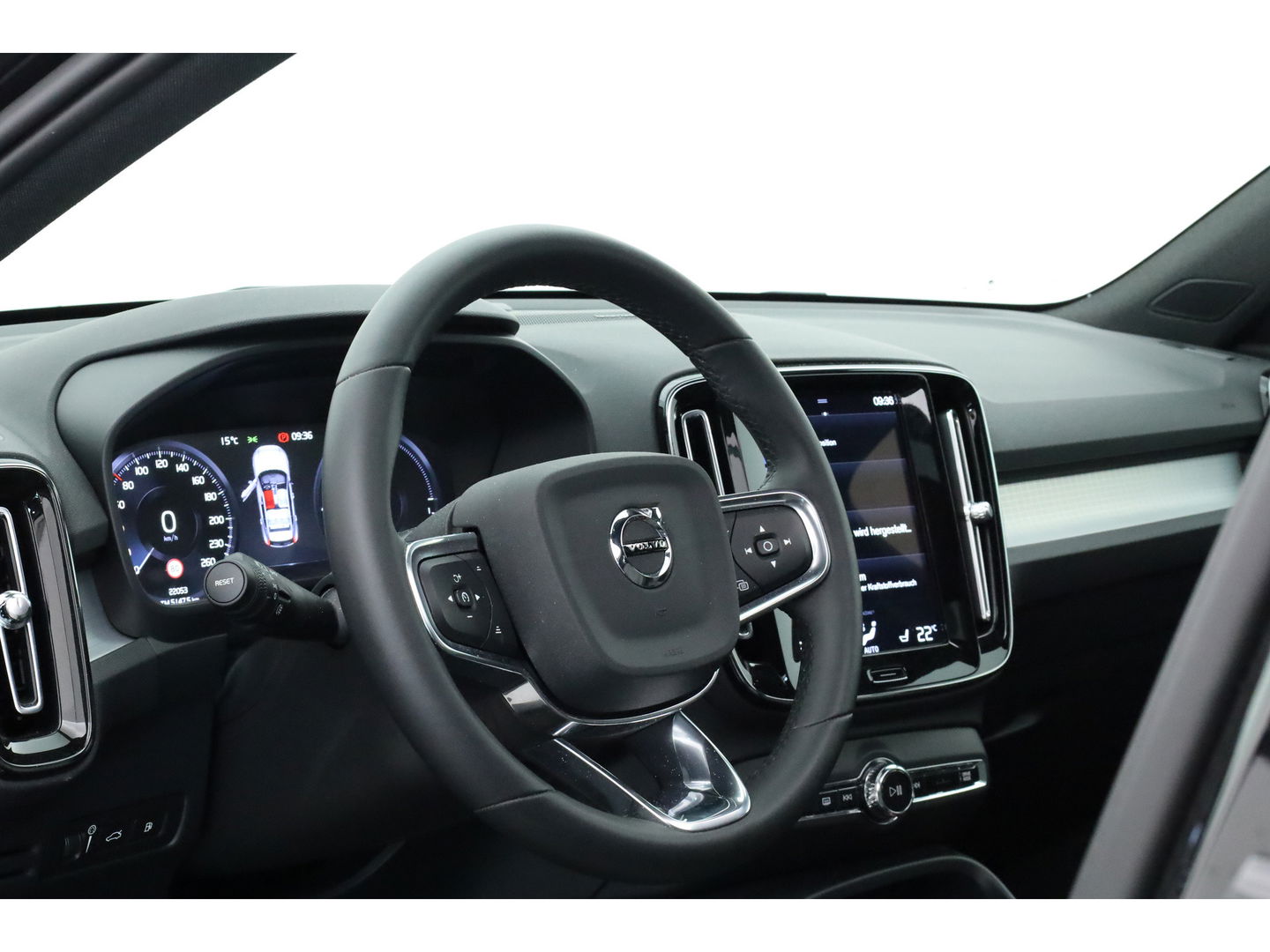 Volvo XC40 1.5 T5 Plug-in hybrid Plus Dark | Pano-dak | Trekhaak | ACC | H&K Audio |  Stoel + stuurverw. | Camera |  Elek. stoelen |