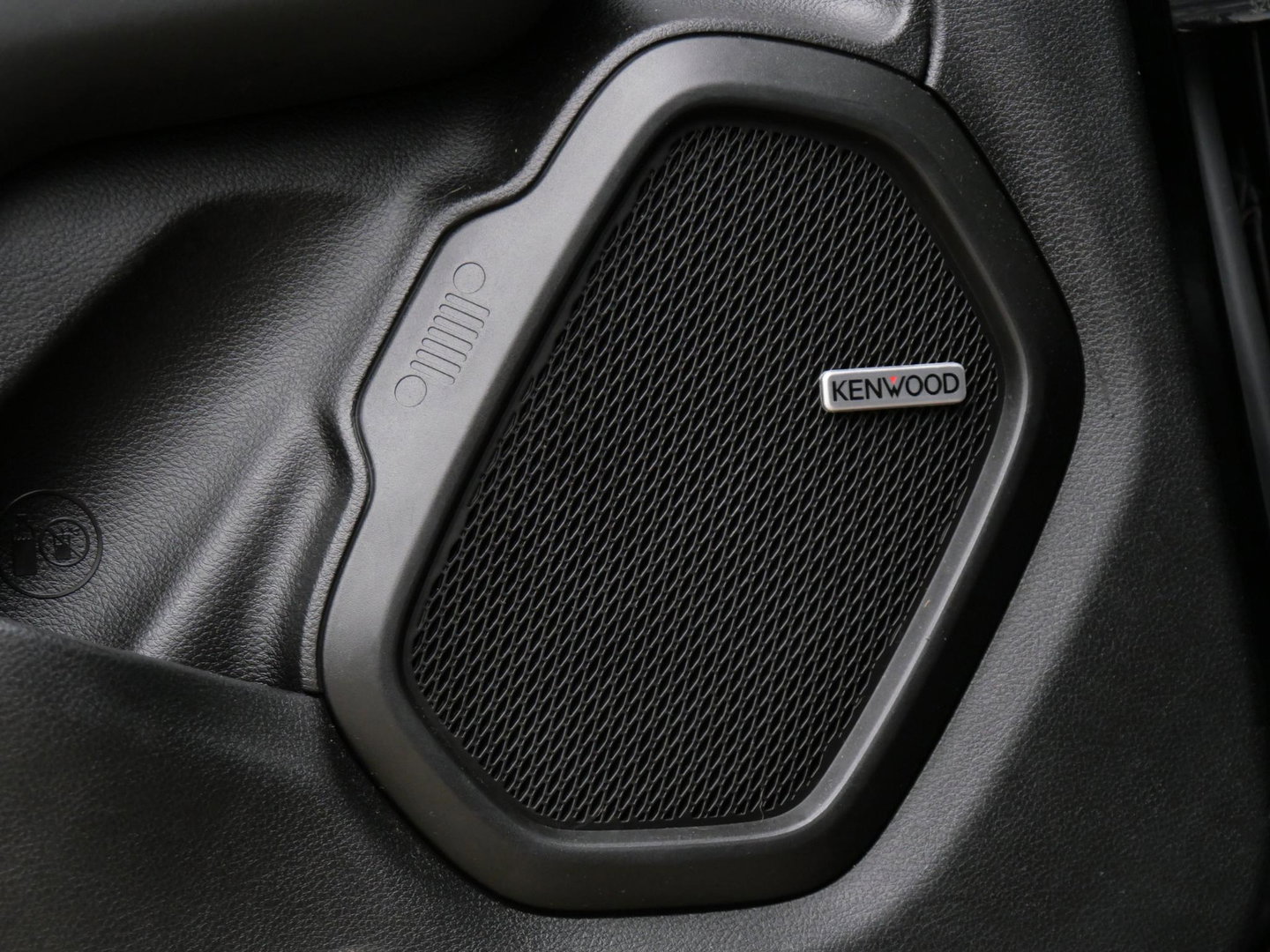 Jeep Renegade 4xe 240 PLUG-IN/ 19INCH/ LEER/ KENWOOD PREMIUM AUDIO/ KEYLESS