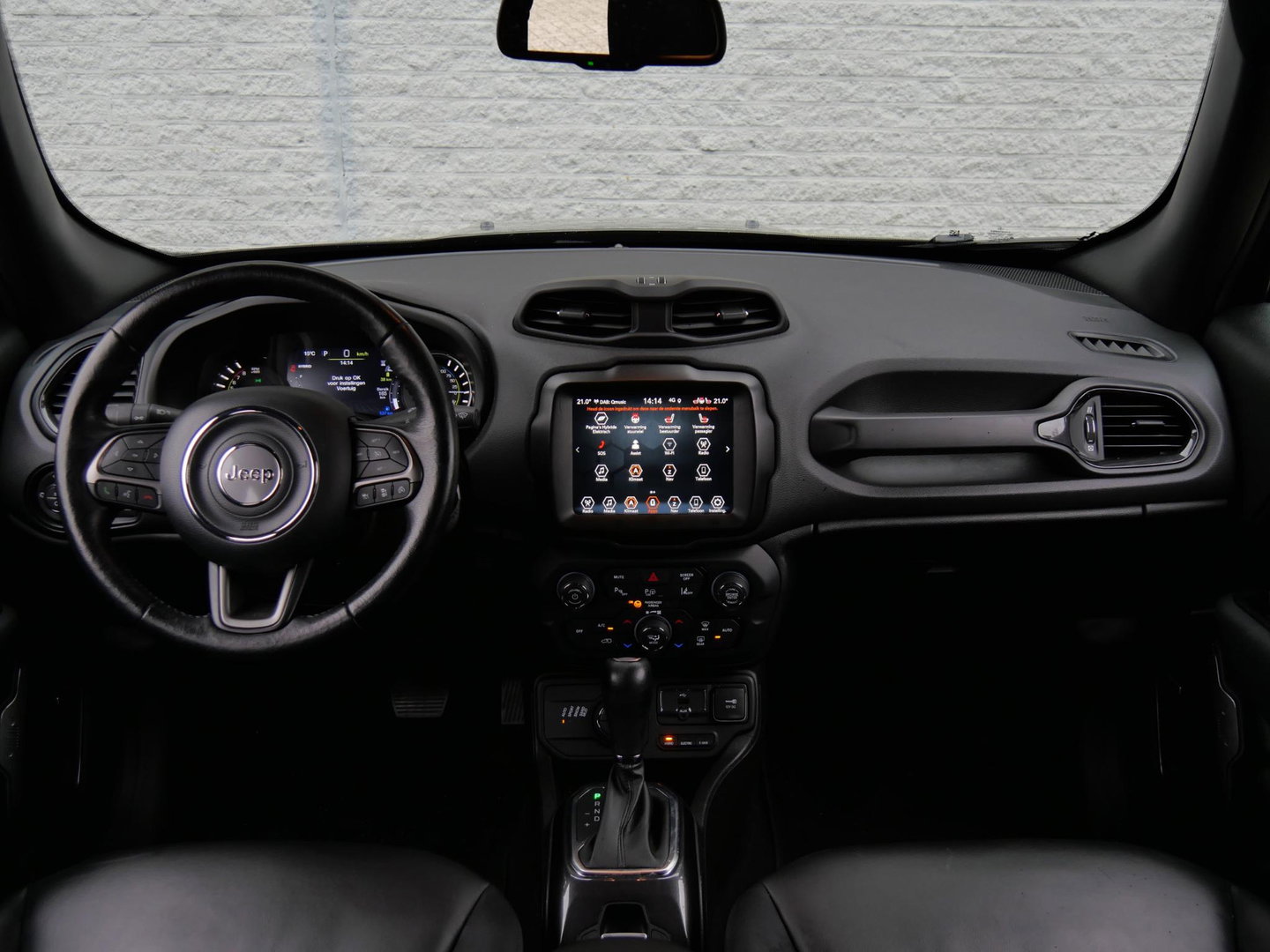 Jeep Renegade 4xe 240 PLUG-IN/ 19INCH/ LEER/ KENWOOD PREMIUM AUDIO/ KEYLESS