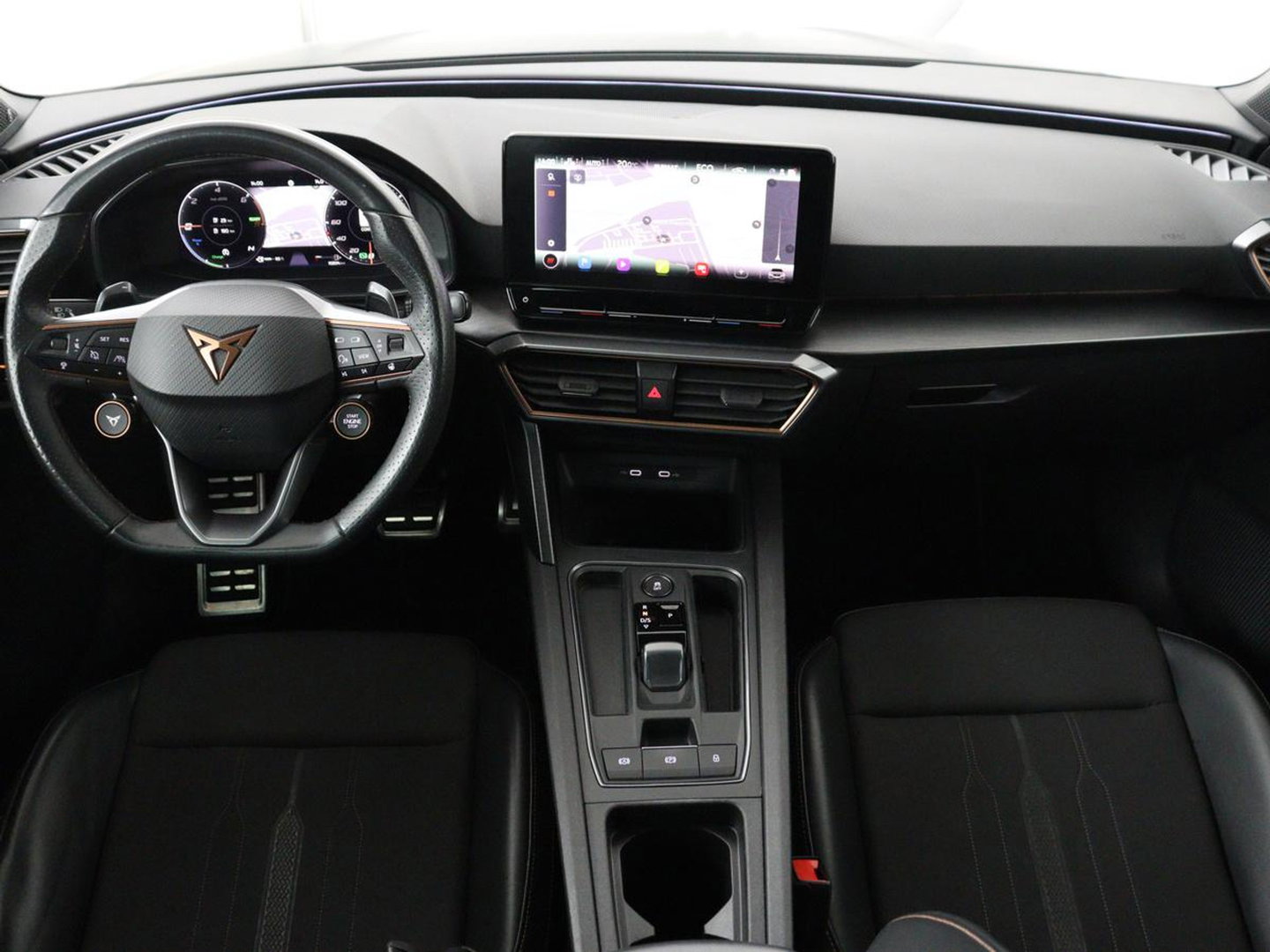 CUPRA Leon 1.4 eHybrid VZ Copper Edition | 245pk | Panoramadak | Stoelverwarming | Camera | Adaptive cruise | Sportstoelen | Sfeerverlichting | Carplay | Navigatie | Keyless | Stuurverwarming | PHEV | Plug In