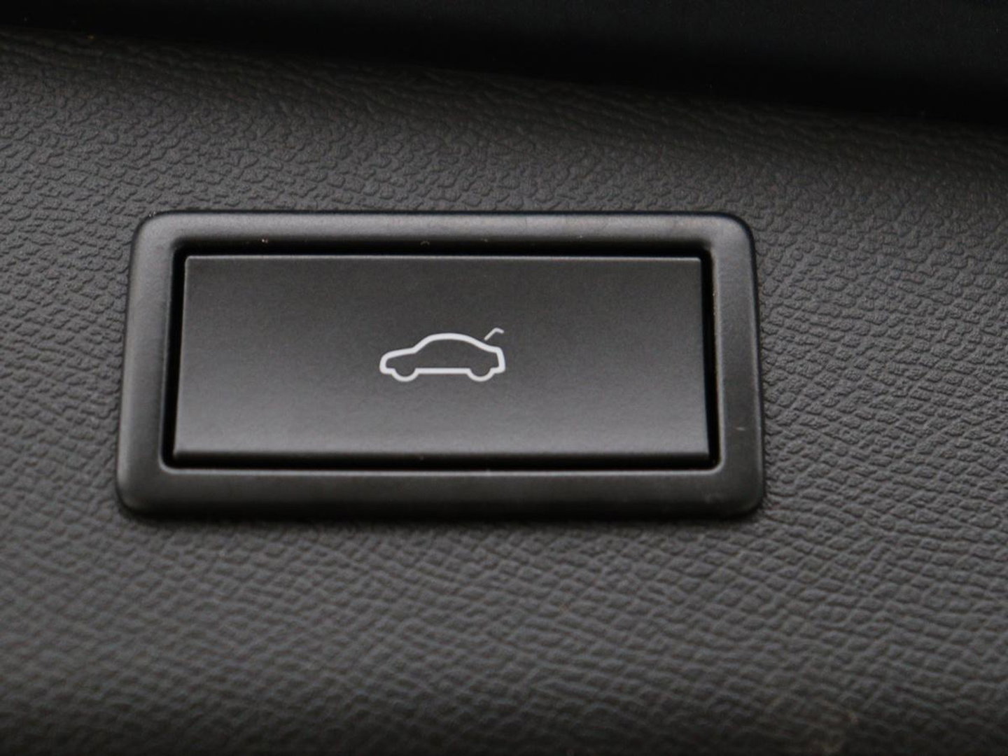 CUPRA Leon 1.4 eHybrid VZ Copper Edition | 245pk | Panoramadak | Stoelverwarming | Camera | Adaptive cruise | Sportstoelen | Sfeerverlichting | Carplay | Navigatie | Keyless | Stuurverwarming | PHEV | Plug In