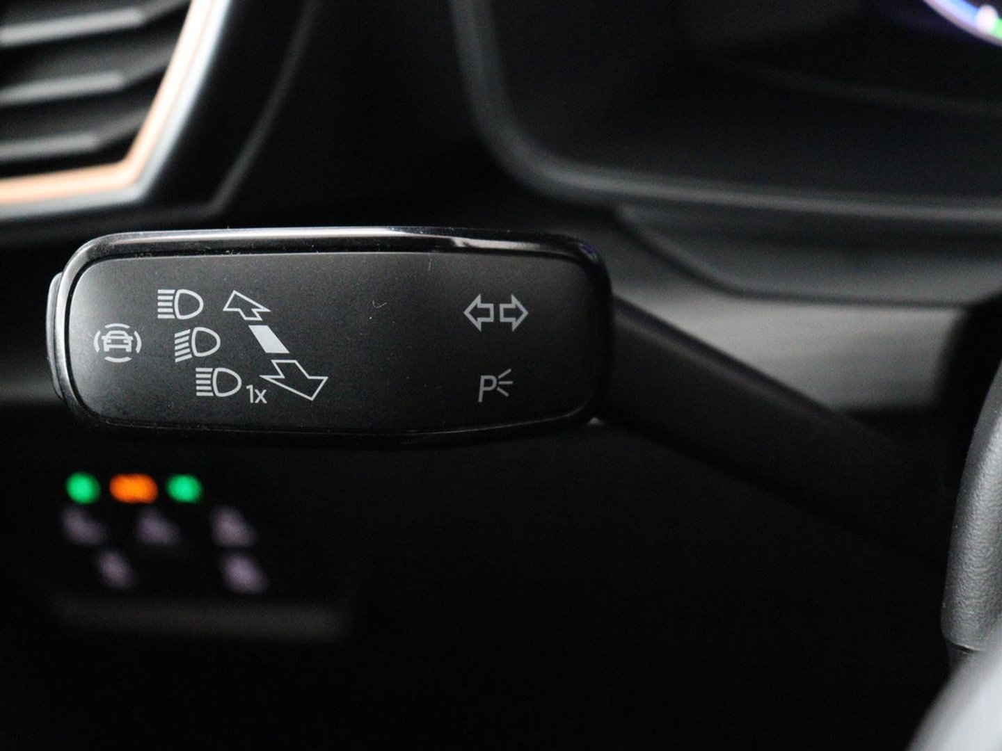 CUPRA Leon 1.4 eHybrid VZ Copper Edition | 245pk | Panoramadak | Stoelverwarming | Camera | Adaptive cruise | Sportstoelen | Sfeerverlichting | Carplay | Navigatie | Keyless | Stuurverwarming | PHEV | Plug In