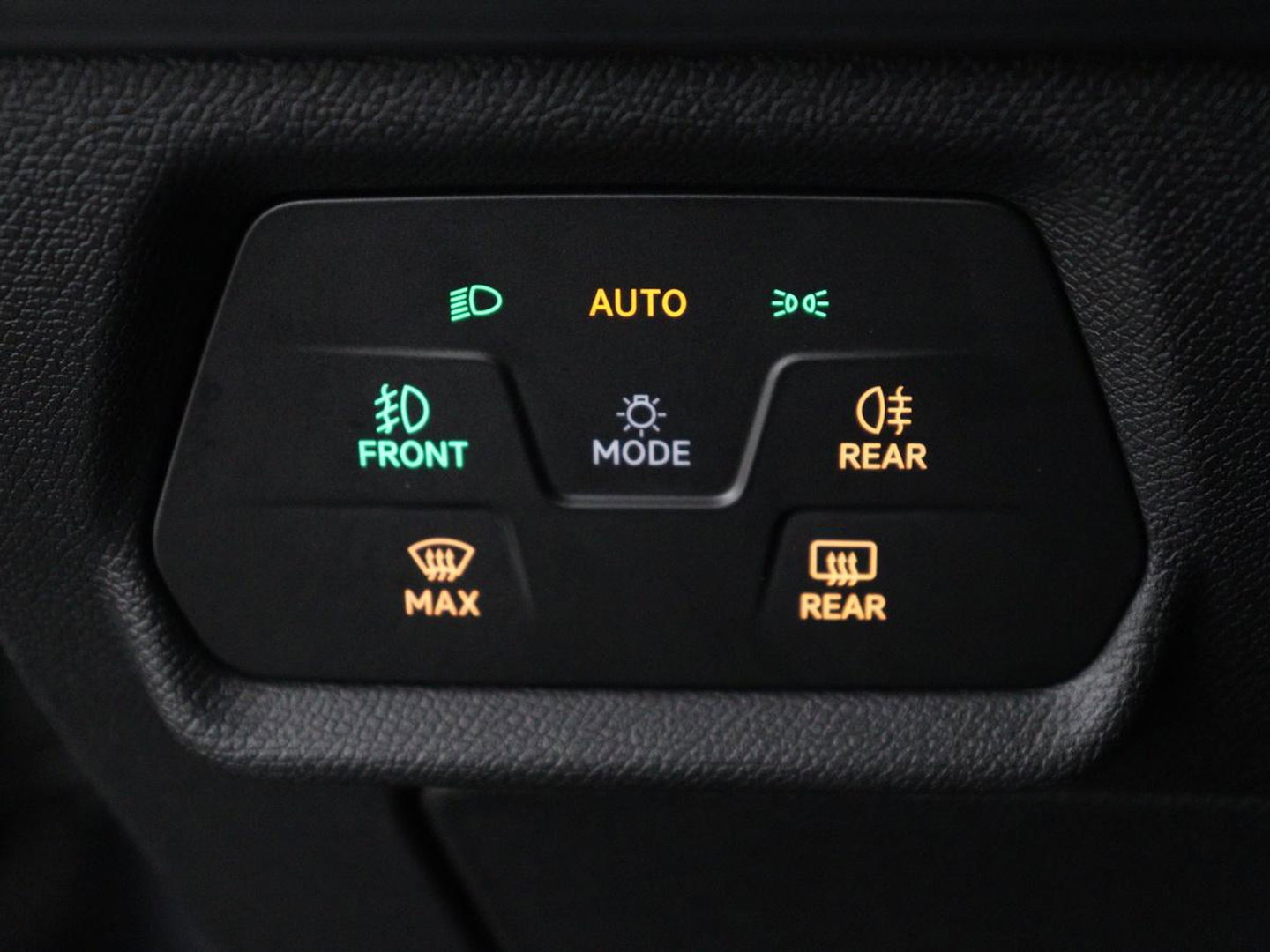 CUPRA Leon 1.4 eHybrid VZ Copper Edition | 245pk | Panoramadak | Stoelverwarming | Camera | Adaptive cruise | Sportstoelen | Sfeerverlichting | Carplay | Navigatie | Keyless | Stuurverwarming | PHEV | Plug In