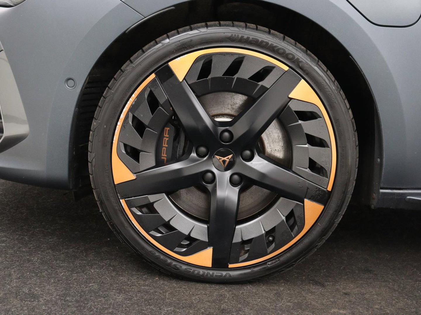 CUPRA Leon 1.4 eHybrid VZ Copper Edition | 245pk | Panoramadak | Stoelverwarming | Camera | Adaptive cruise | Sportstoelen | Sfeerverlichting | Carplay | Navigatie | Keyless | Stuurverwarming | PHEV | Plug In