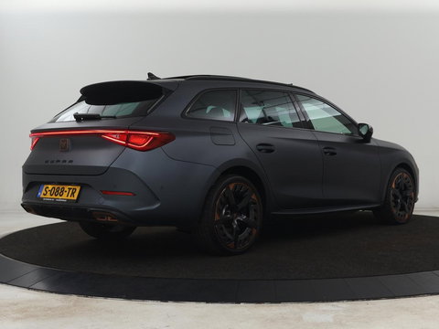 CUPRA Leon 1.4 eHybrid VZ Copper Edition | 245pk | Panoramadak | Stoelverwarming | Camera | Adaptive cruise | Sportstoelen | Sfeerverlichting | Carplay | Navigatie | Keyless | Stuurverwarming | PHEV | Plug In