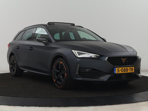 CUPRA Leon 1.4 eHybrid VZ Copper Edition | 245pk | Panoramadak | Stoelverwarming | Camera | Adaptive cruise | Sportstoelen | Sfeerverlichting | Carplay | Navigatie | Keyless | Stuurverwarming | PHEV | Plug In
