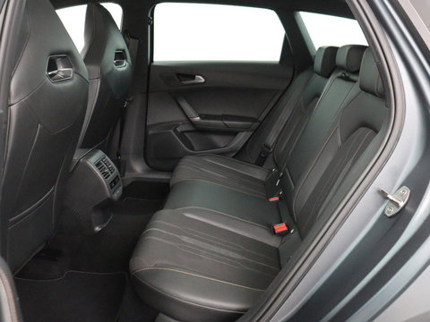 CUPRA Leon 1.4 eHybrid VZ Copper Edition | 245pk | Panoramadak | Stoelverwarming | Camera | Adaptive cruise | Sportstoelen | Sfeerverlichting | Carplay | Navigatie | Keyless | Stuurverwarming | PHEV | Plug In