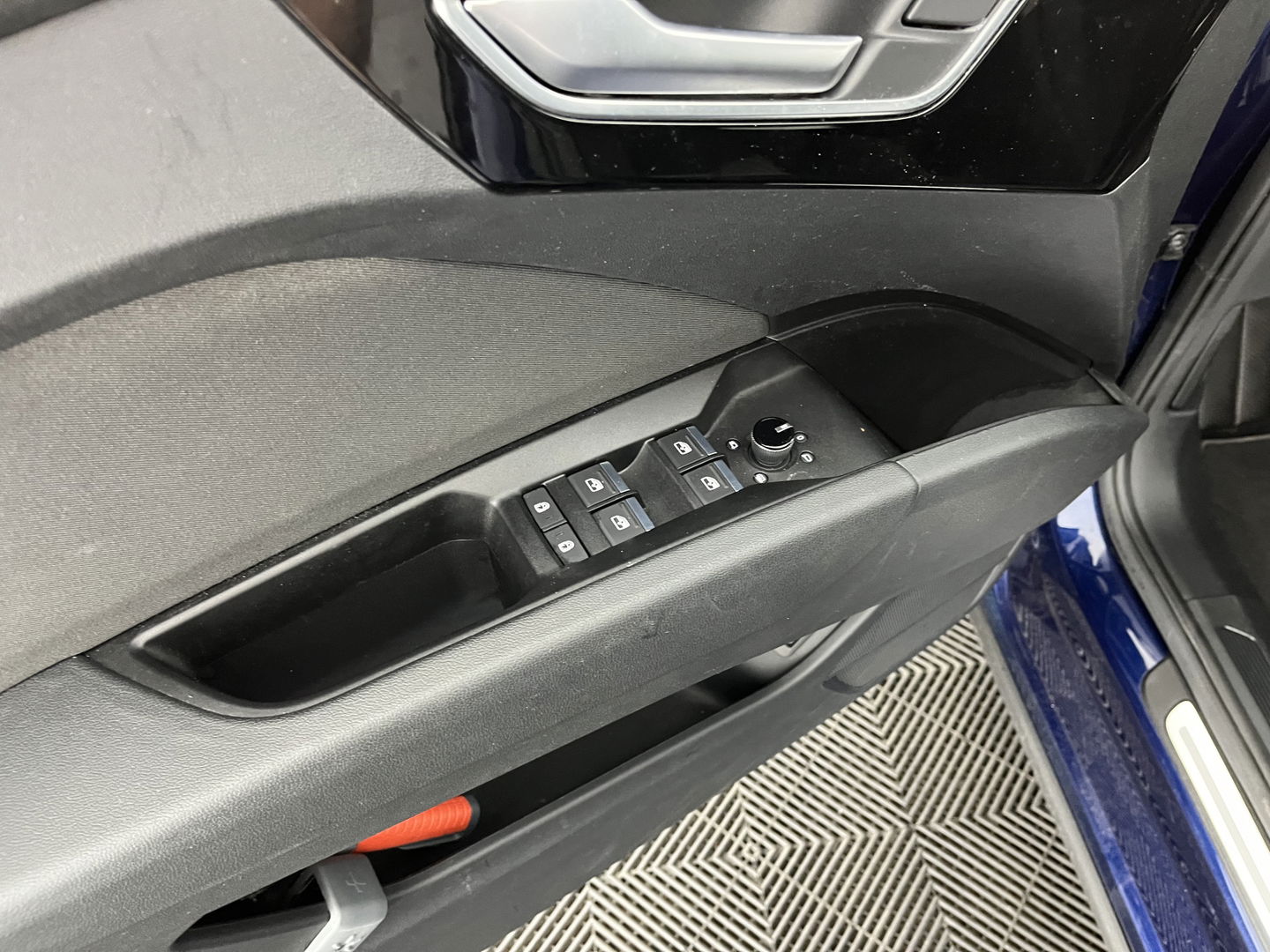 Audi Q4 e-tron 40 Advanced edition 77 kWh [ 3-Fase ] {SOH-92%} (INCL.BTW) Aut.*HEAT-PUMP | NAVI-FULLMAP | MATRIX-LED | KEYLESS | AUDI-SOUND |  DIGI-COCKPIT | DAB | CARPLAY | HEATED-SPORTSEATS | PRIVACYGLASS | CRUISE | 19''ALU*