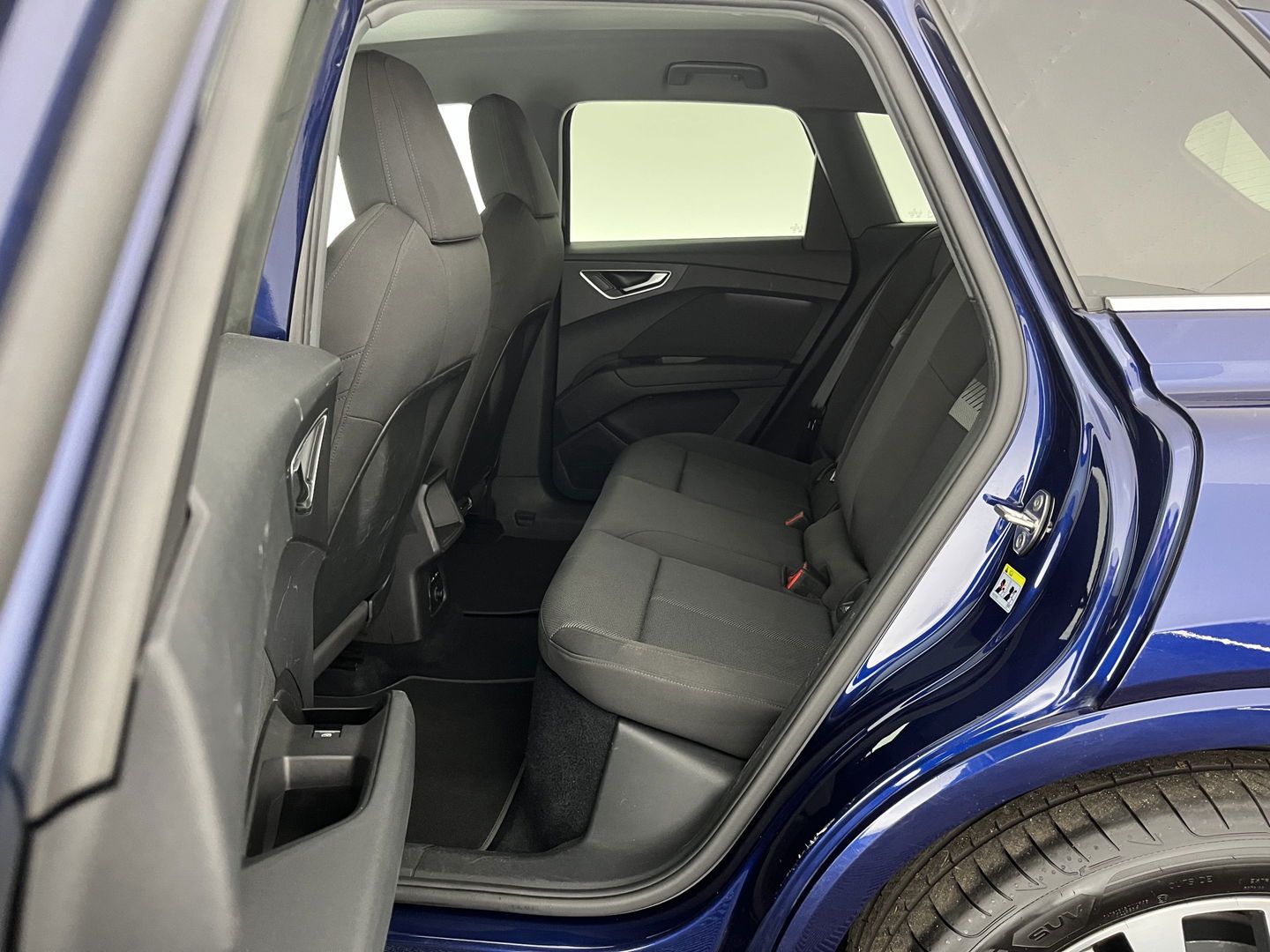 Audi Q4 e-tron 40 Advanced edition 77 kWh [ 3-Fase ] {SOH-92%} (INCL.BTW) Aut.*HEAT-PUMP | NAVI-FULLMAP | MATRIX-LED | KEYLESS | AUDI-SOUND |  DIGI-COCKPIT | DAB | CARPLAY | HEATED-SPORTSEATS | PRIVACYGLASS | CRUISE | 19''ALU*