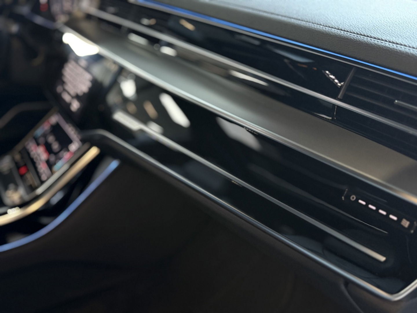 Audi A8 60 TFSIe 449PK Quattro / B&O / Laser / Massage