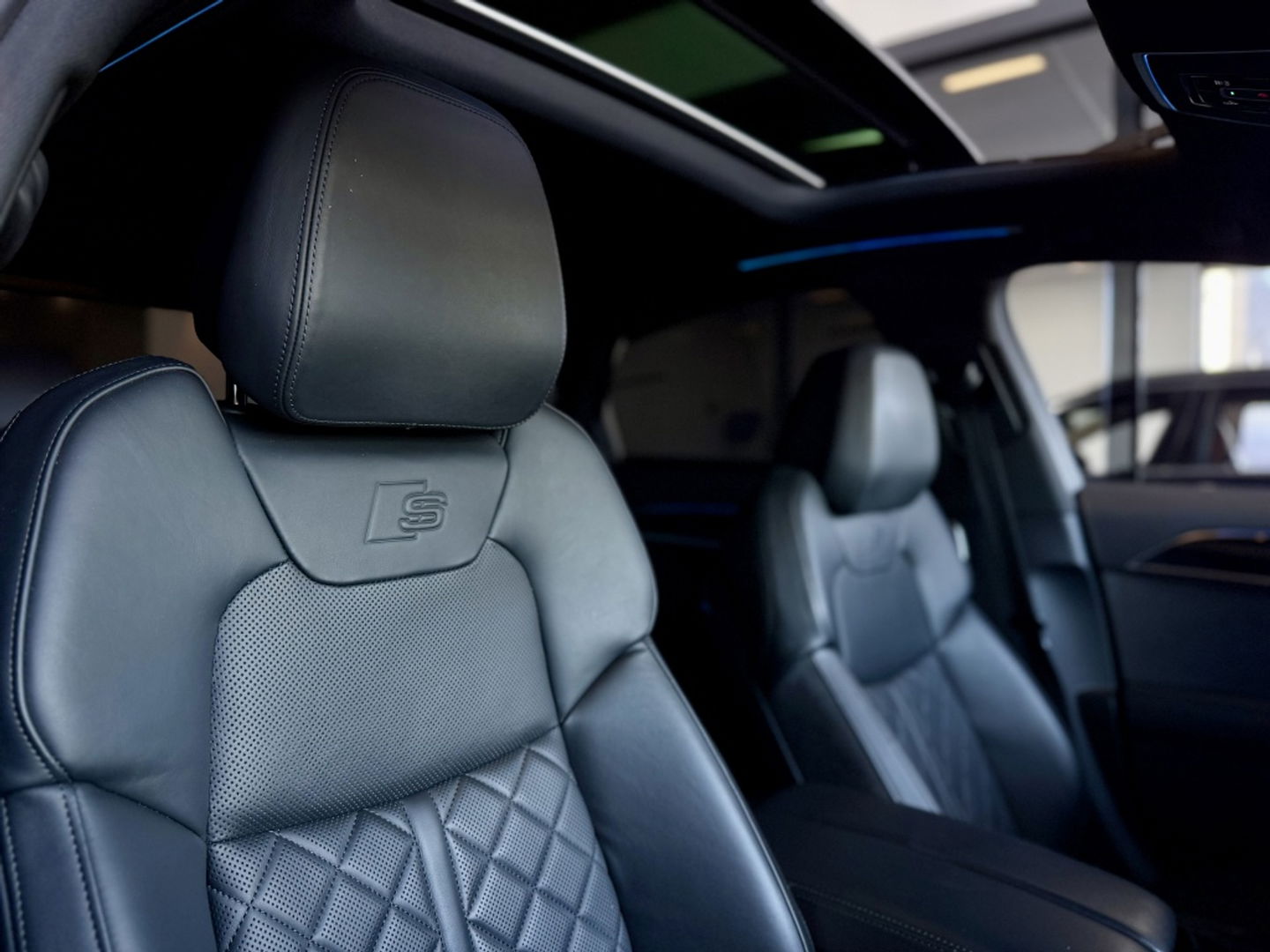 Audi A8 60 TFSIe 449PK Quattro / B&O / Laser / Massage