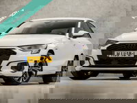 Audi A3 - Sportback 40 TFSI e Sport 204Pk Automaat (APPLE CARPLAY, CLIMATE, STOELVERWARMING, GETINT GLAS, SPORTSTOELEN, PARKEERSENSOREN, ZWART HEMEL, 18'' LM VELGEN, CRUISE, NIEUWSTAAT)