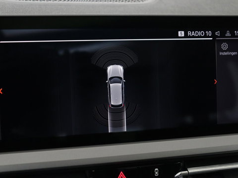 BMW 3-serie 320i Executive Edition | Panoramadak | Carplay | Navigatie | Live Cockpit | Full LED | Parkeerhulp | Cruise control | Climate control