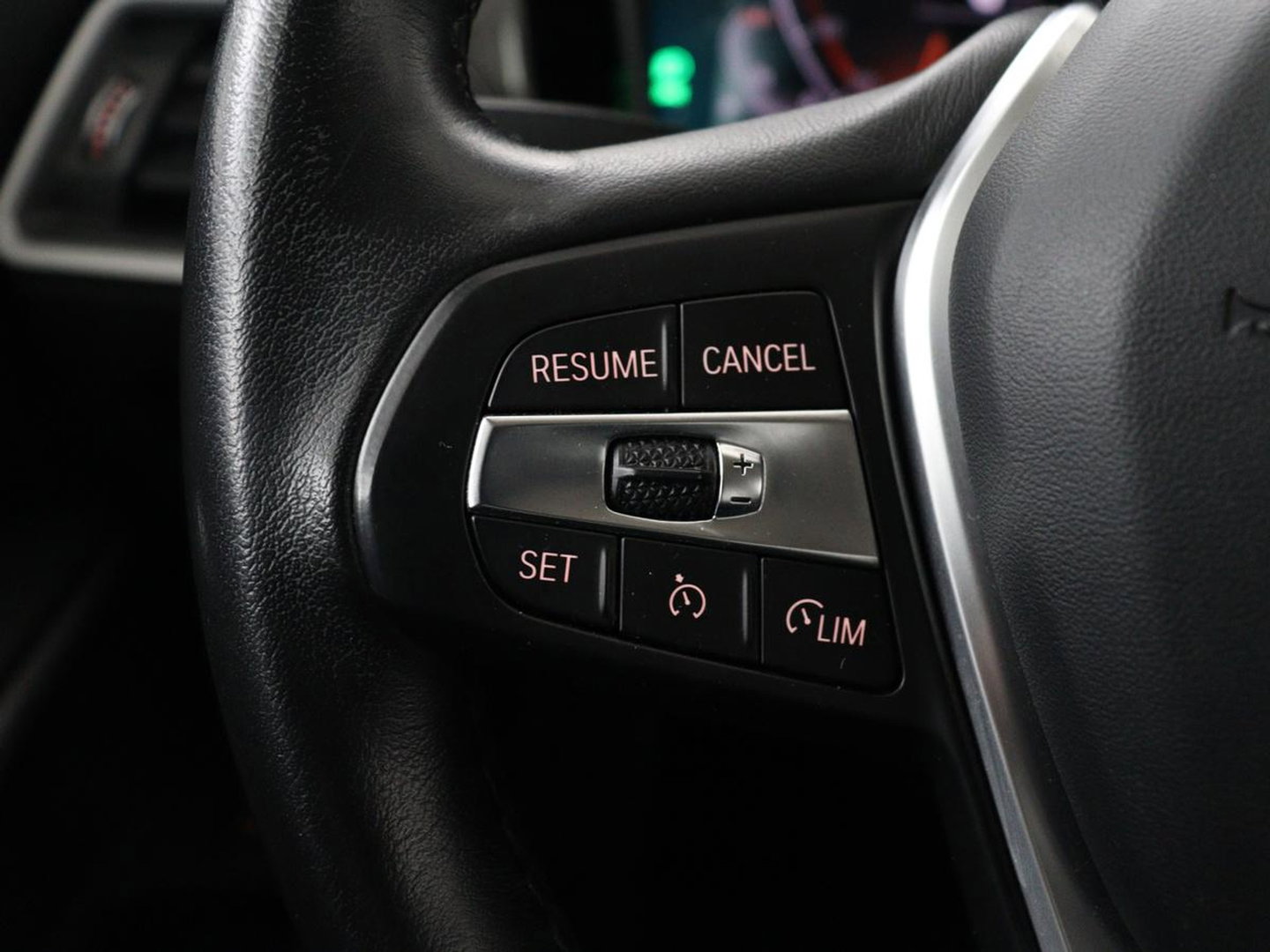 BMW 3-serie 320i Executive Edition | Panoramadak | Carplay | Navigatie | Live Cockpit | Full LED | Parkeerhulp | Cruise control | Climate control