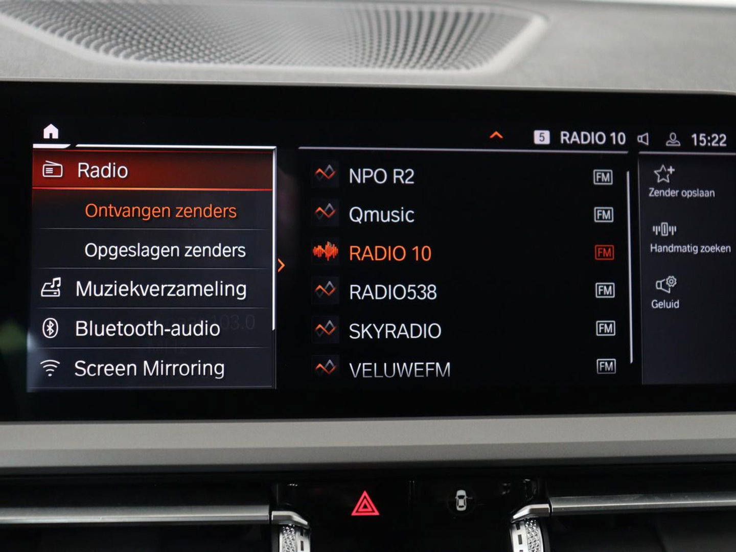 BMW 3-serie 320i Executive Edition | Panoramadak | Carplay | Navigatie | Live Cockpit | Full LED | Parkeerhulp | Cruise control | Climate control