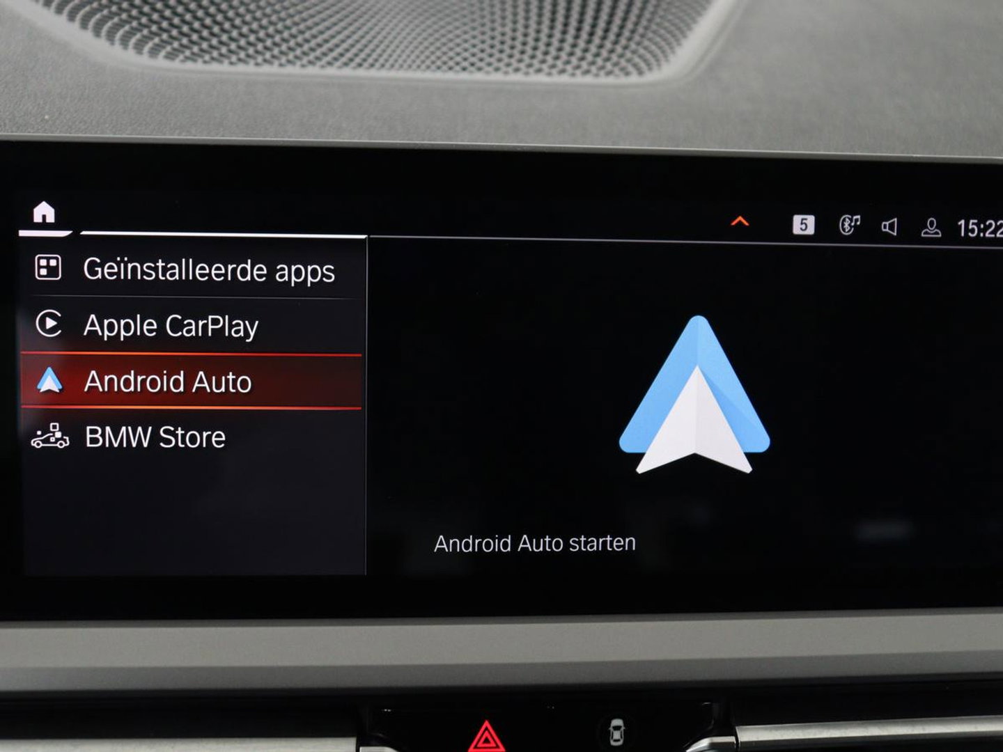 BMW 3-serie 320i Executive Edition | Panoramadak | Carplay | Navigatie | Live Cockpit | Full LED | Parkeerhulp | Cruise control | Climate control