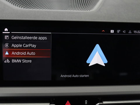 BMW 3-serie 320i Executive Edition | Panoramadak | Carplay | Navigatie | Live Cockpit | Full LED | Parkeerhulp | Cruise control | Climate control