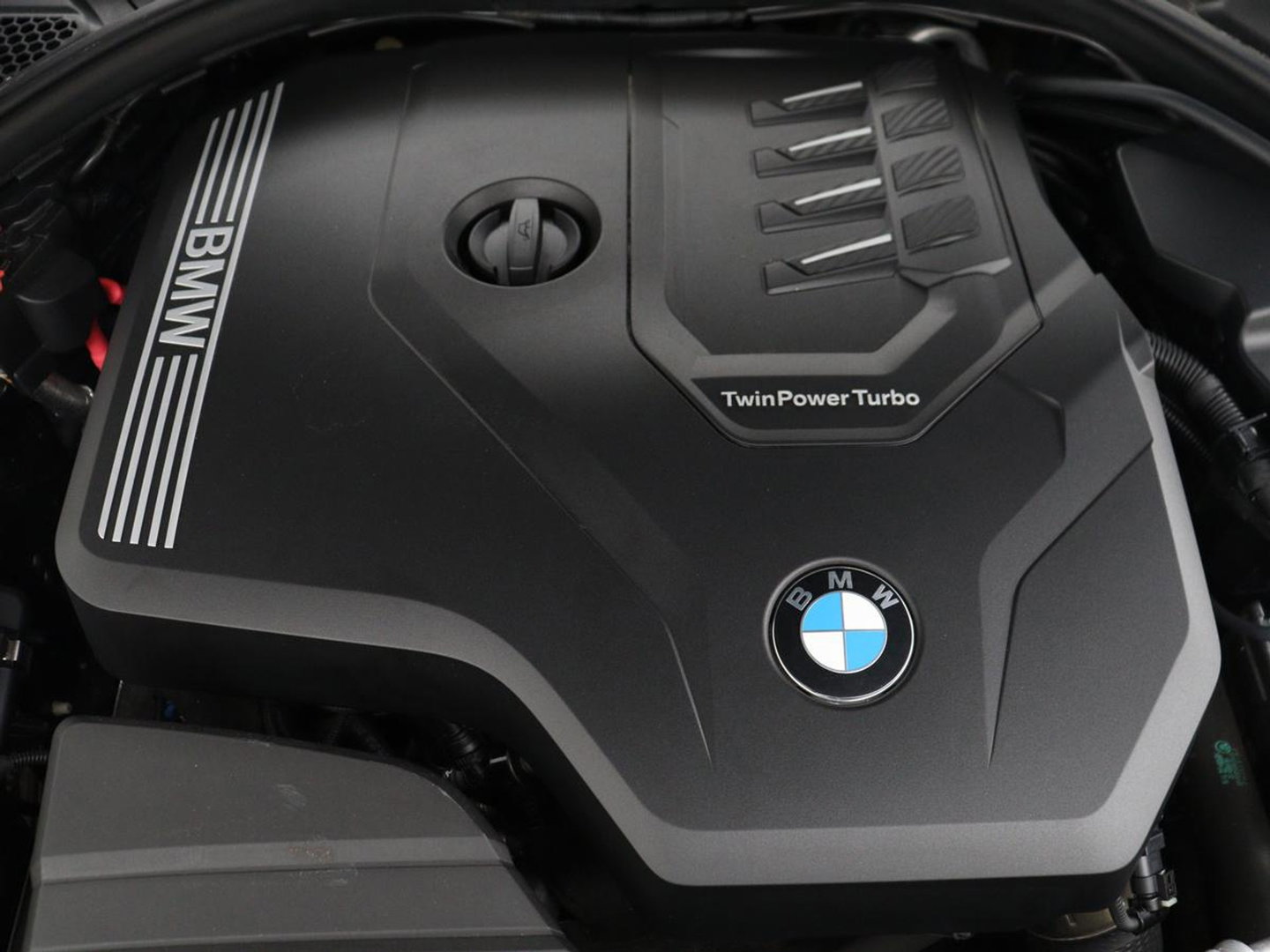 BMW 3-serie 320i Executive Edition | Panoramadak | Carplay | Navigatie | Live Cockpit | Full LED | Parkeerhulp | Cruise control | Climate control