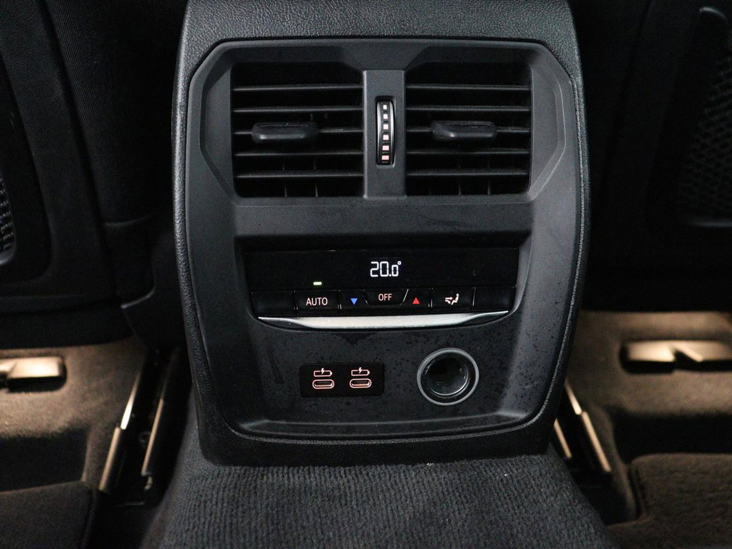 BMW 3-serie 320i Executive Edition | Panoramadak | Carplay | Navigatie | Live Cockpit | Full LED | Parkeerhulp | Cruise control | Climate control