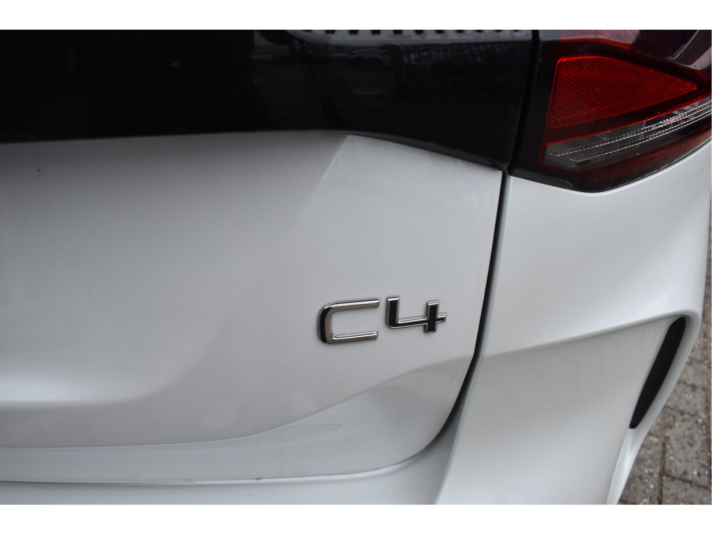 Citroën C4 1.2 Puretech Shine | WINTERBANDEN + LM WIELEN | NL-AUTO | BOEKJES | NAP EN ONDERHOUDSHISTORIE