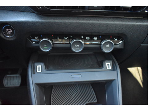 Citroën C4 1.2 Puretech Shine | WINTERBANDEN + LM WIELEN | NL-AUTO | BOEKJES | NAP EN ONDERHOUDSHISTORIE