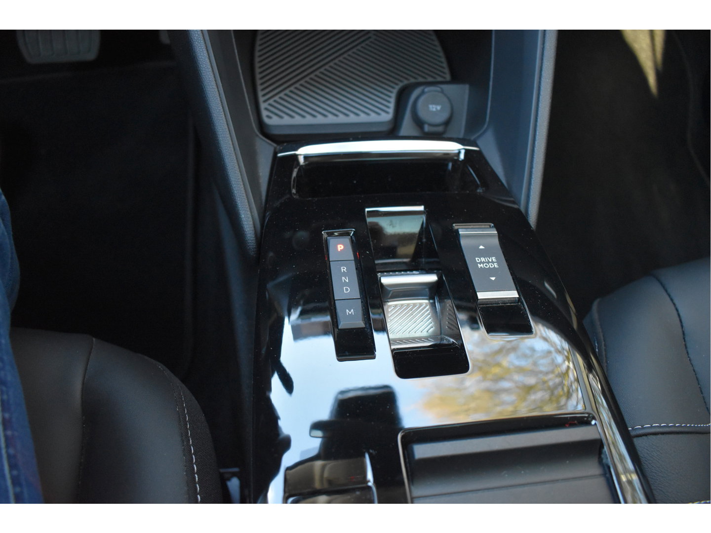 Citroën C4 1.2 Puretech Shine | WINTERBANDEN + LM WIELEN | NL-AUTO | BOEKJES | NAP EN ONDERHOUDSHISTORIE