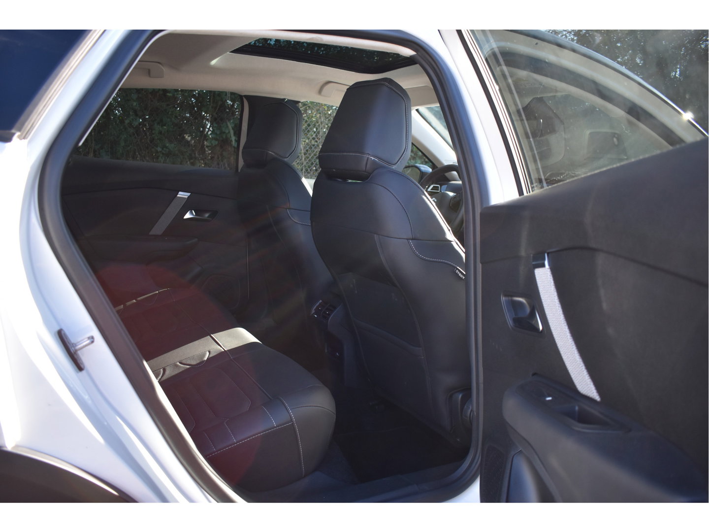 Citroën C4 1.2 Puretech Shine | WINTERBANDEN + LM WIELEN | NL-AUTO | BOEKJES | NAP EN ONDERHOUDSHISTORIE