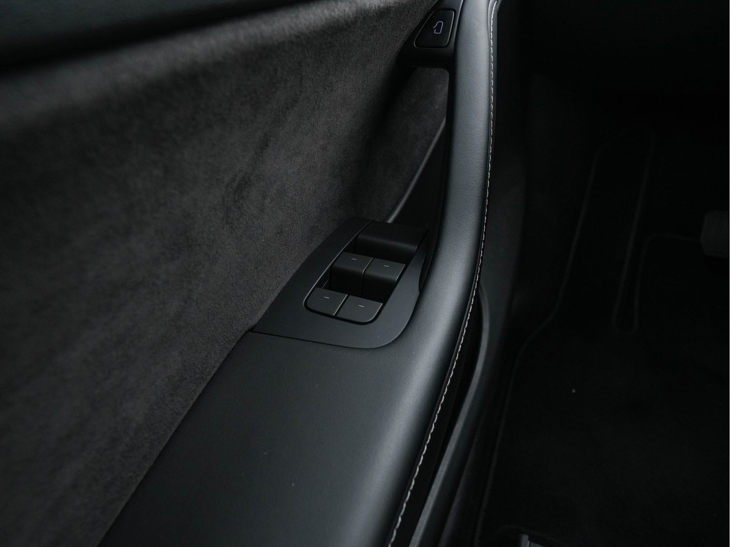 Tesla Model Y Long Range AWD 75 kWh [ 3-Fase-11kW ] {SOH-87%} (INCL-BTW) Aut. *PANO | AUTO-PILOT | LEATHER | NAVI-FULLMAP | MATRIX-LED | KEYLESS | CAMERA | DAB+ | HEATED-COMFORTSEATS | PRIVACY-GLASS | TOPVIEW |  19''ALU*