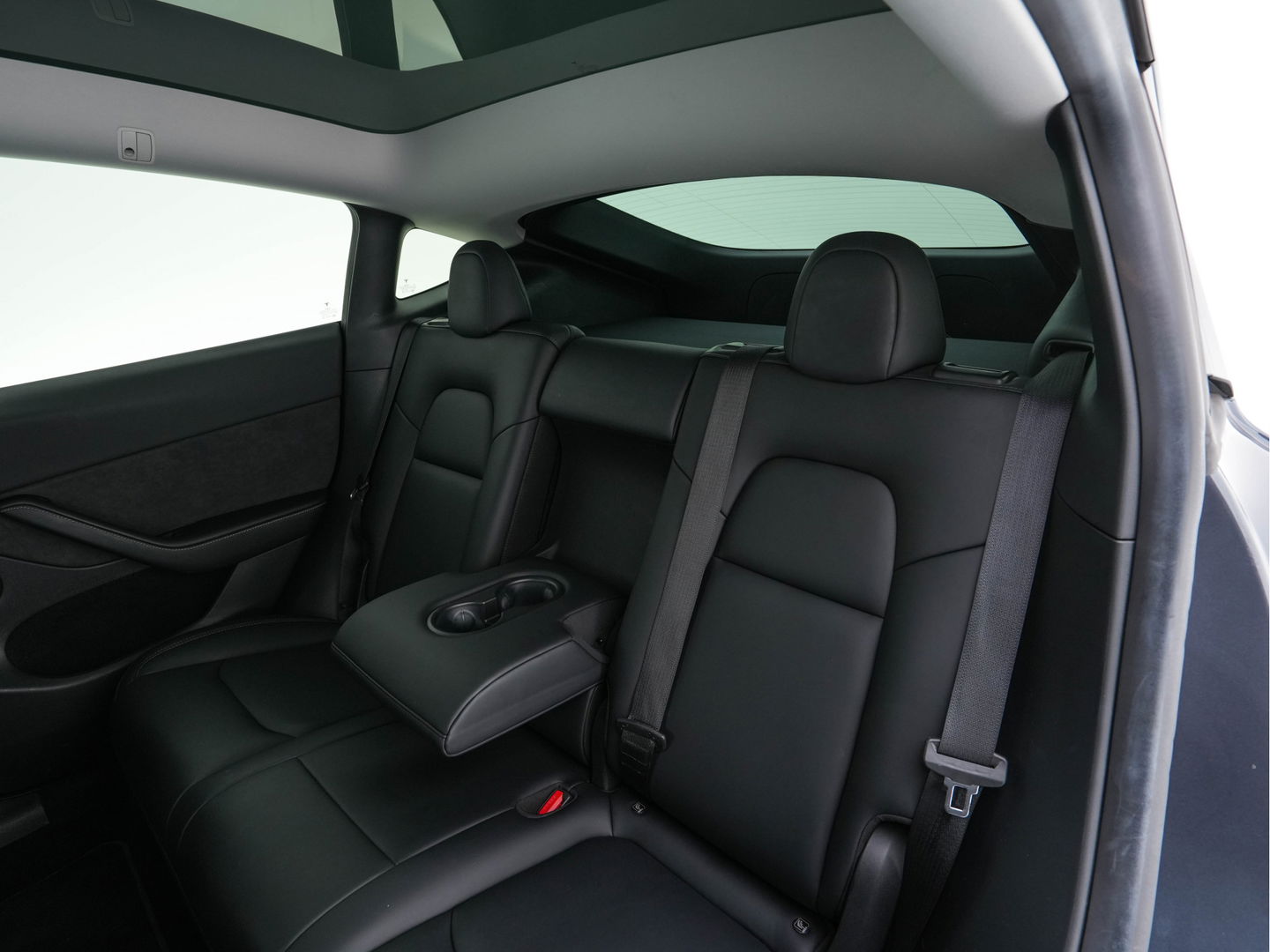 Tesla Model Y Long Range AWD 75 kWh [ 3-Fase-11kW ] {SOH-87%} (INCL-BTW) Aut. *PANO | AUTO-PILOT | LEATHER | NAVI-FULLMAP | MATRIX-LED | KEYLESS | CAMERA | DAB+ | HEATED-COMFORTSEATS | PRIVACY-GLASS | TOPVIEW |  19''ALU*