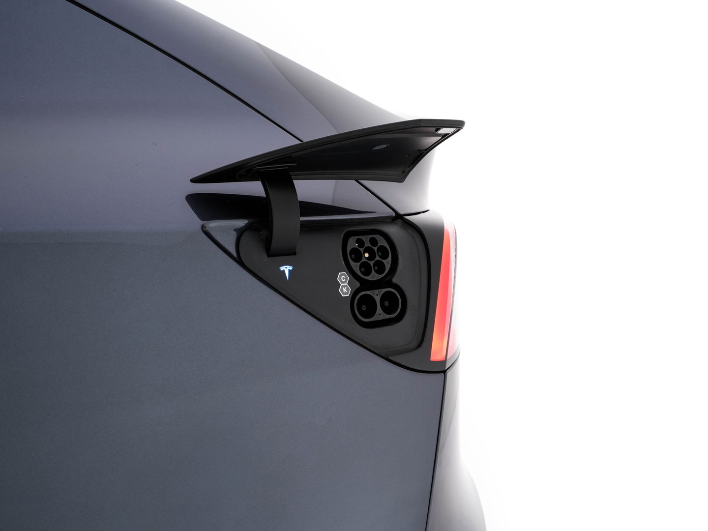 Tesla Model Y Long Range AWD 75 kWh [ 3-Fase-11kW ] {SOH-87%} (INCL-BTW) Aut. *PANO | AUTO-PILOT | LEATHER | NAVI-FULLMAP | MATRIX-LED | KEYLESS | CAMERA | DAB+ | HEATED-COMFORTSEATS | PRIVACY-GLASS | TOPVIEW |  19''ALU*