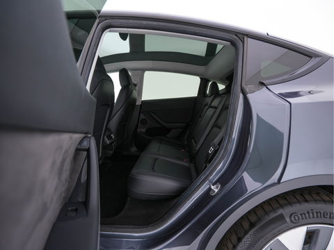 Tesla Model Y Long Range AWD 75 kWh [ 3-Fase-11kW ] {SOH-87%} (INCL-BTW) Aut. *PANO | AUTO-PILOT | LEATHER | NAVI-FULLMAP | MATRIX-LED | KEYLESS | CAMERA | DAB+ | HEATED-COMFORTSEATS | PRIVACY-GLASS | TOPVIEW |  19''ALU*