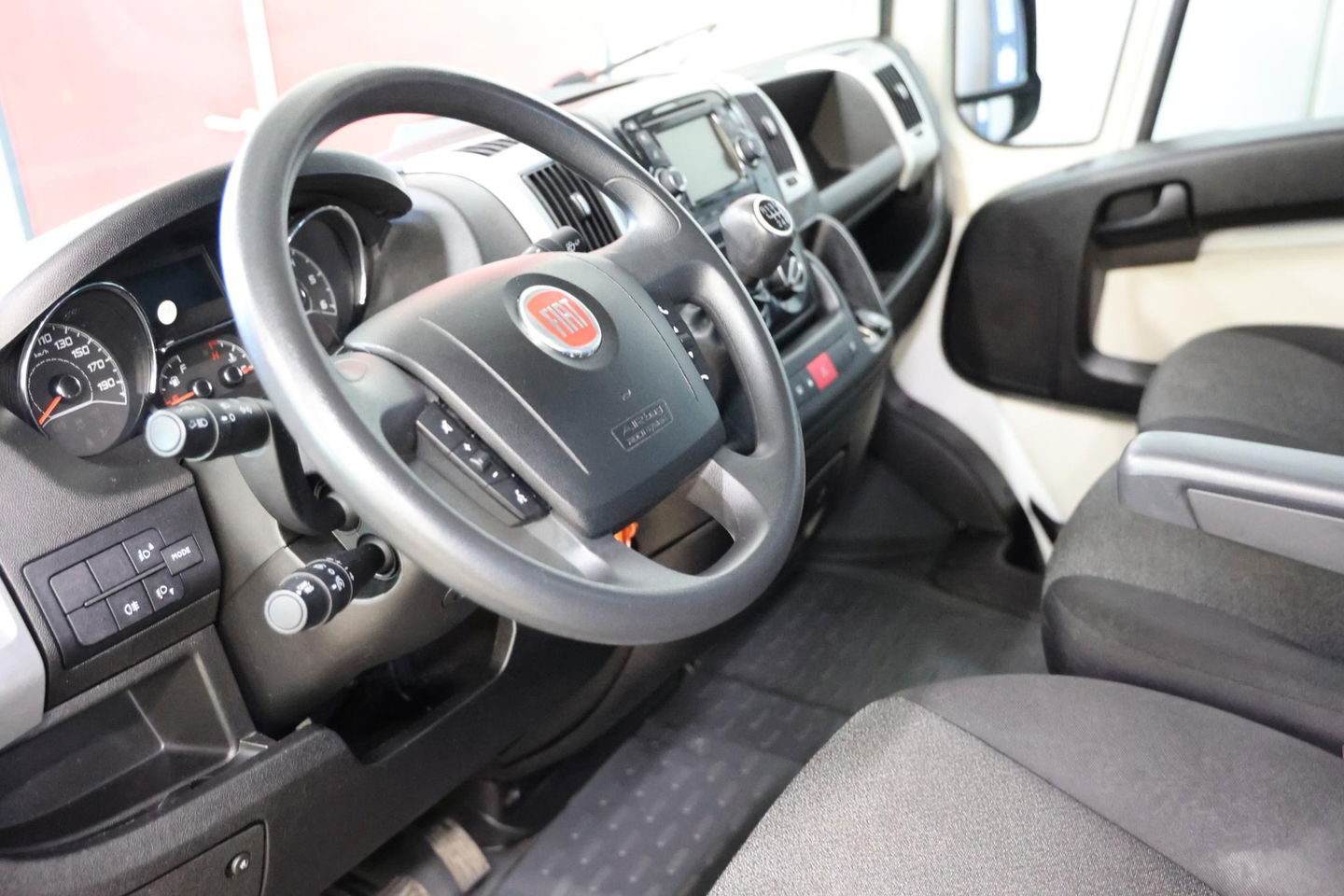 Fiat Ducato BAKWAGEN MEUBELBAK MET LAADKLEP