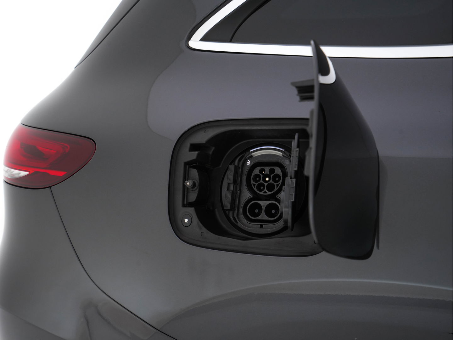 Mercedes-Benz EQC 400 4MATIC Business Solution Luxury 80 kWh {SOH-89%} (INCL.BTW) Aut.*LEATHER | FULL-LED | DISTRONIC | BLINDSPOT | HEATED-COMFORTSEATS | DIGI-WIDESCREEN | DAB+ | KEYLESS | AMBIENTLIGHT | NAVI-FULLMAP | ECC | PRIVACY-GLASS | PDC | 20''ALU*