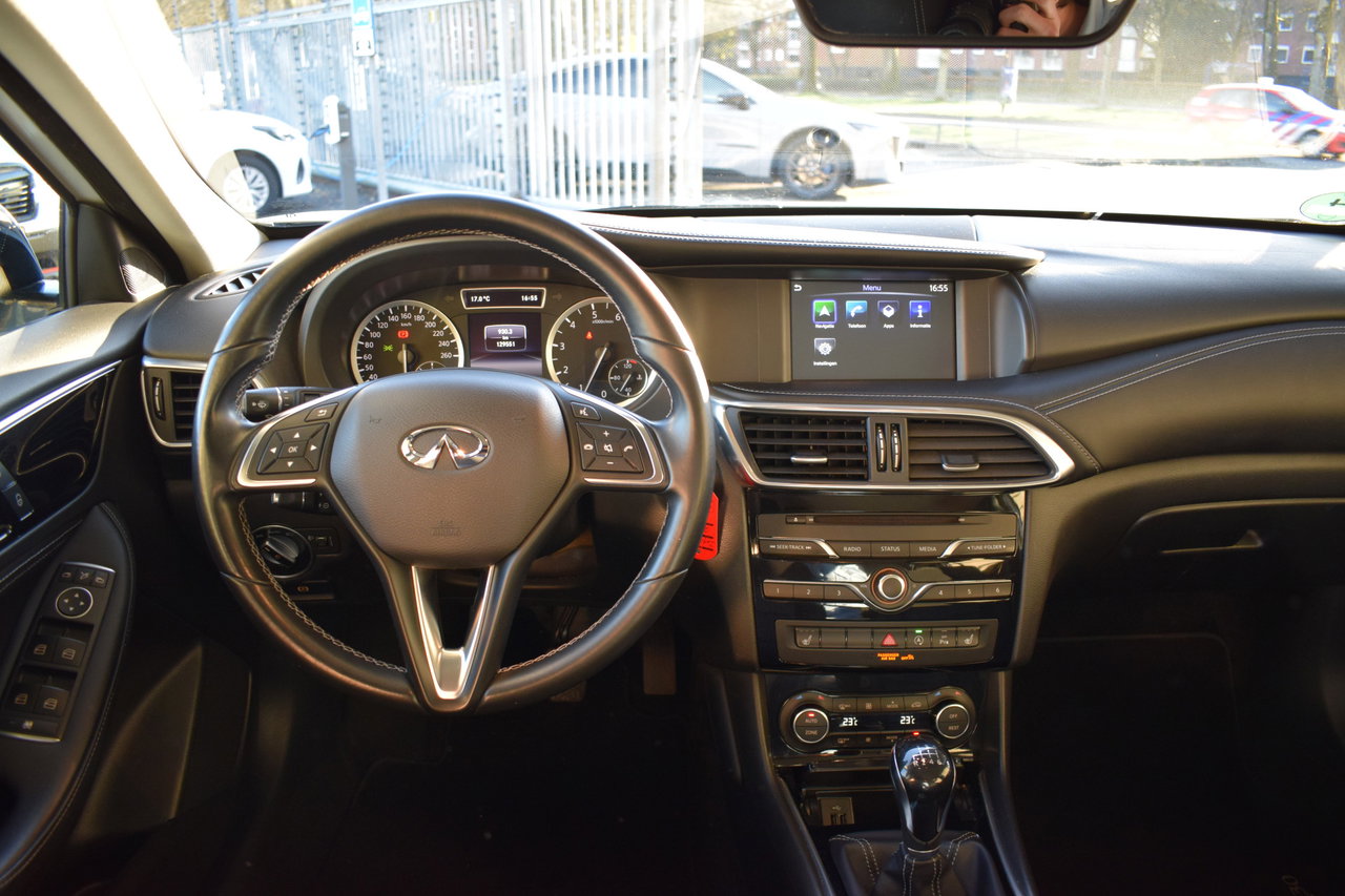 Infiniti Q