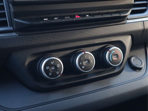 Renault Trafic 2.0 dCi 150pk Euro 6 Lang L2 - Trekhaak 2,5t KG - Apple