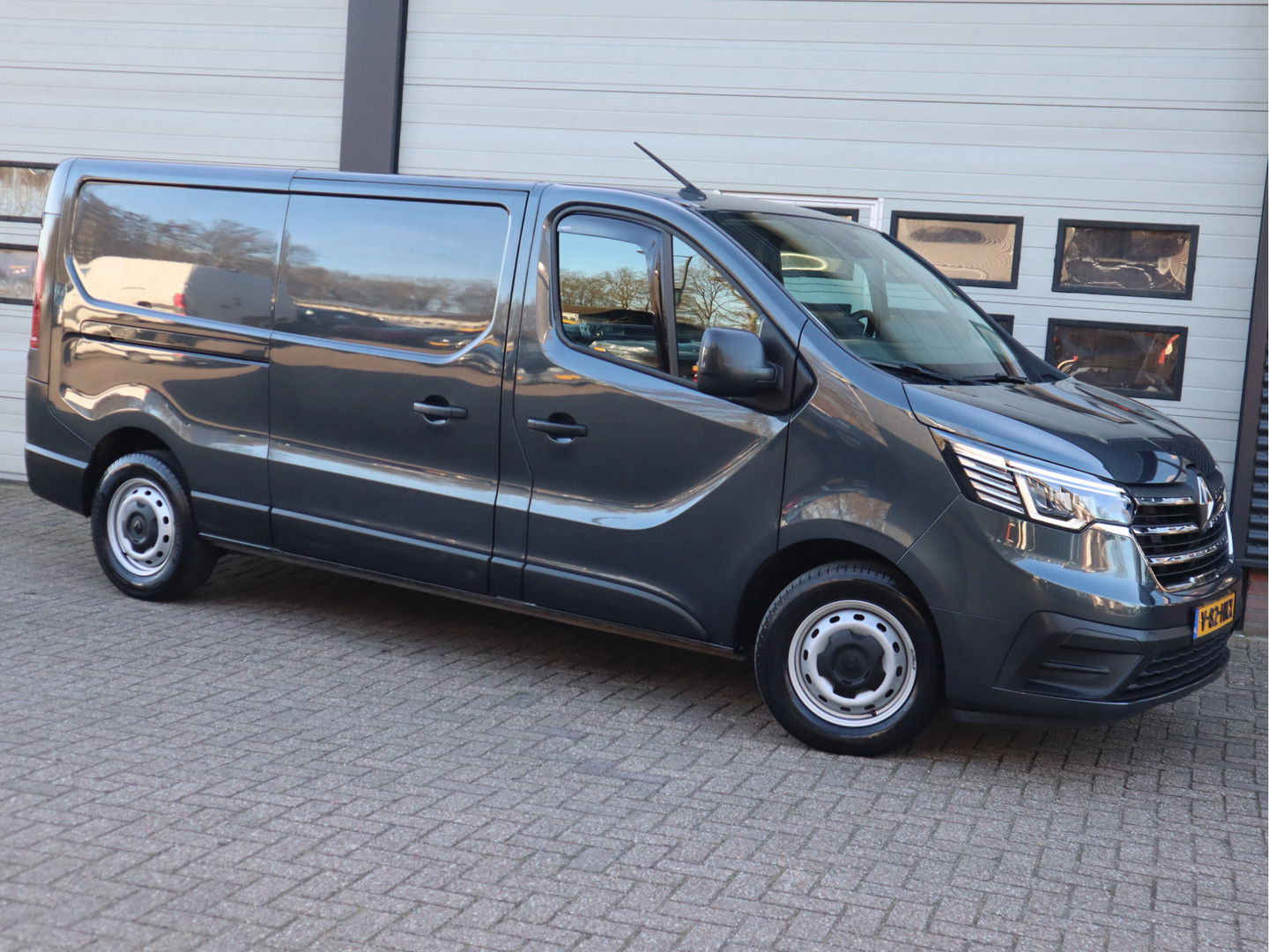 Renault Trafic 2.0 dCi 150pk Euro 6 Lang L2 - Trekhaak 2,5t KG - Apple